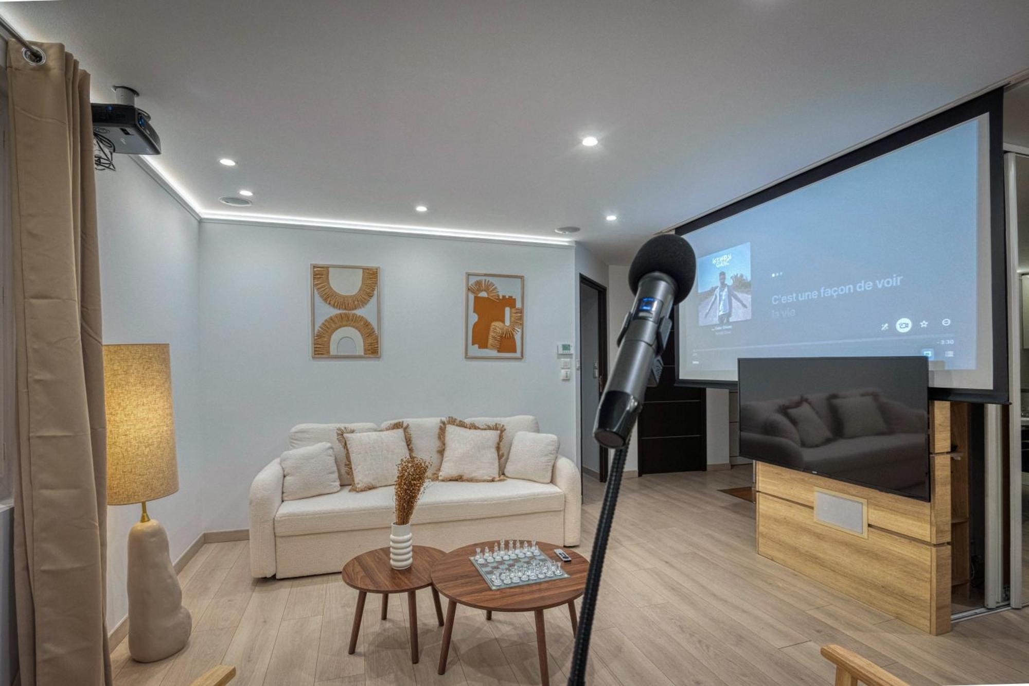 La Villa - Piscine / Karaoke / Jeux Fontaine  Kültér fotó