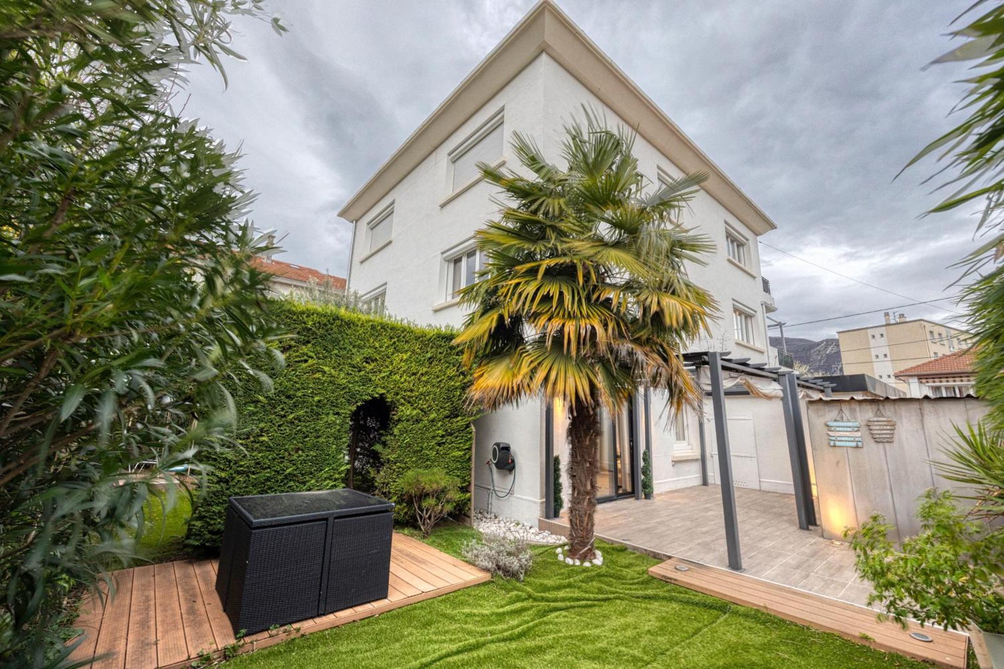 La Villa - Piscine / Karaoke / Jeux Fontaine  Kültér fotó