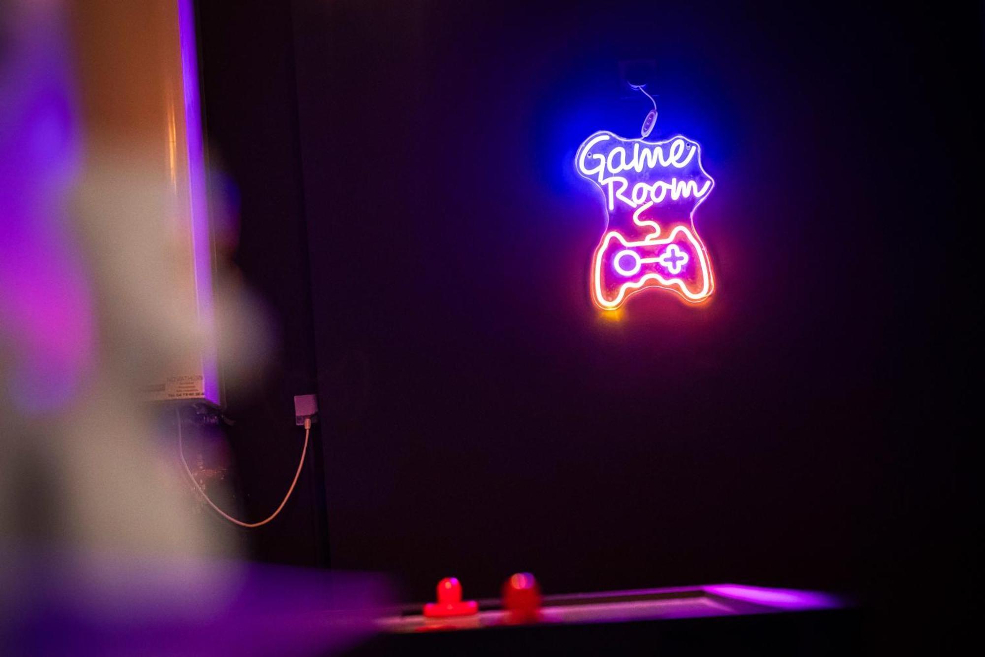 La Villa - Piscine / Karaoke / Jeux Fontaine  Kültér fotó