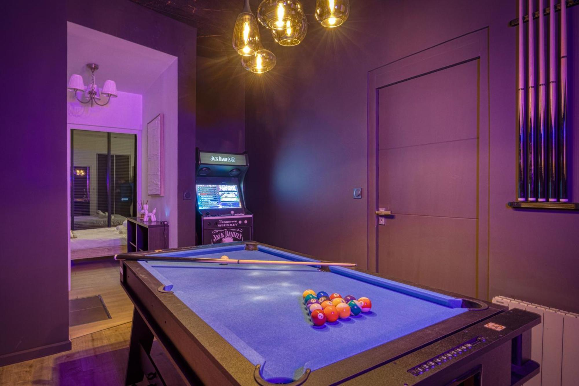 La Villa - Piscine / Karaoke / Jeux Fontaine  Kültér fotó