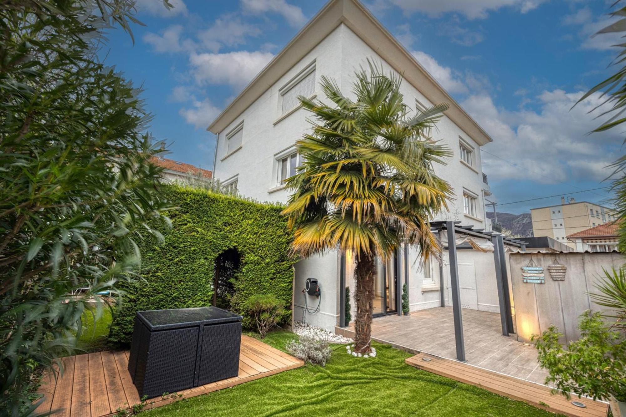La Villa - Piscine / Karaoke / Jeux Fontaine  Kültér fotó